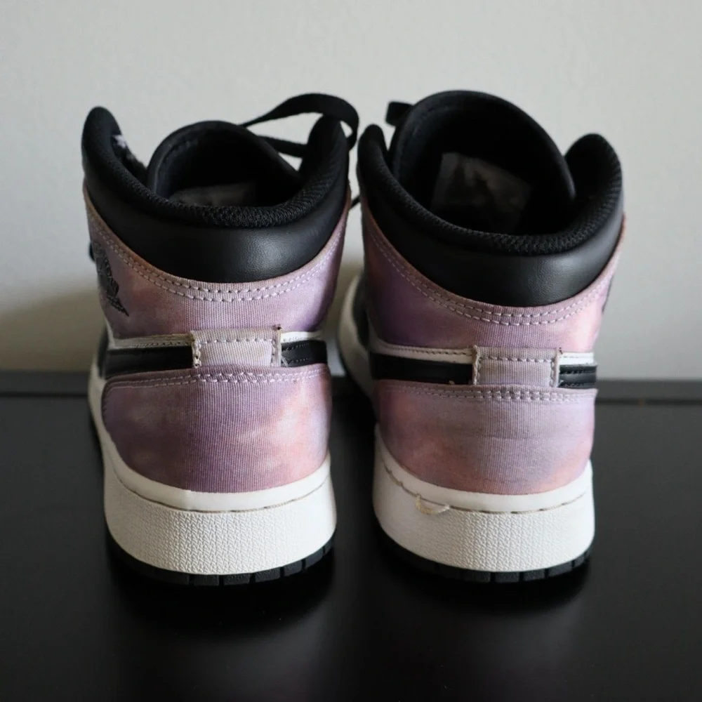 Nike Air Jordan 1 Mid SE “Zen Master” – Size 4.5Y
